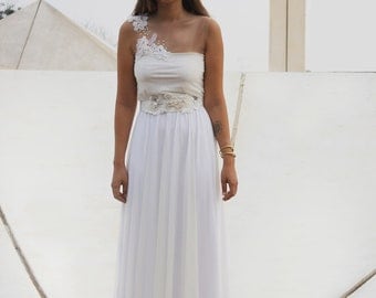 Romantic  wedding dress with emroidery & beads