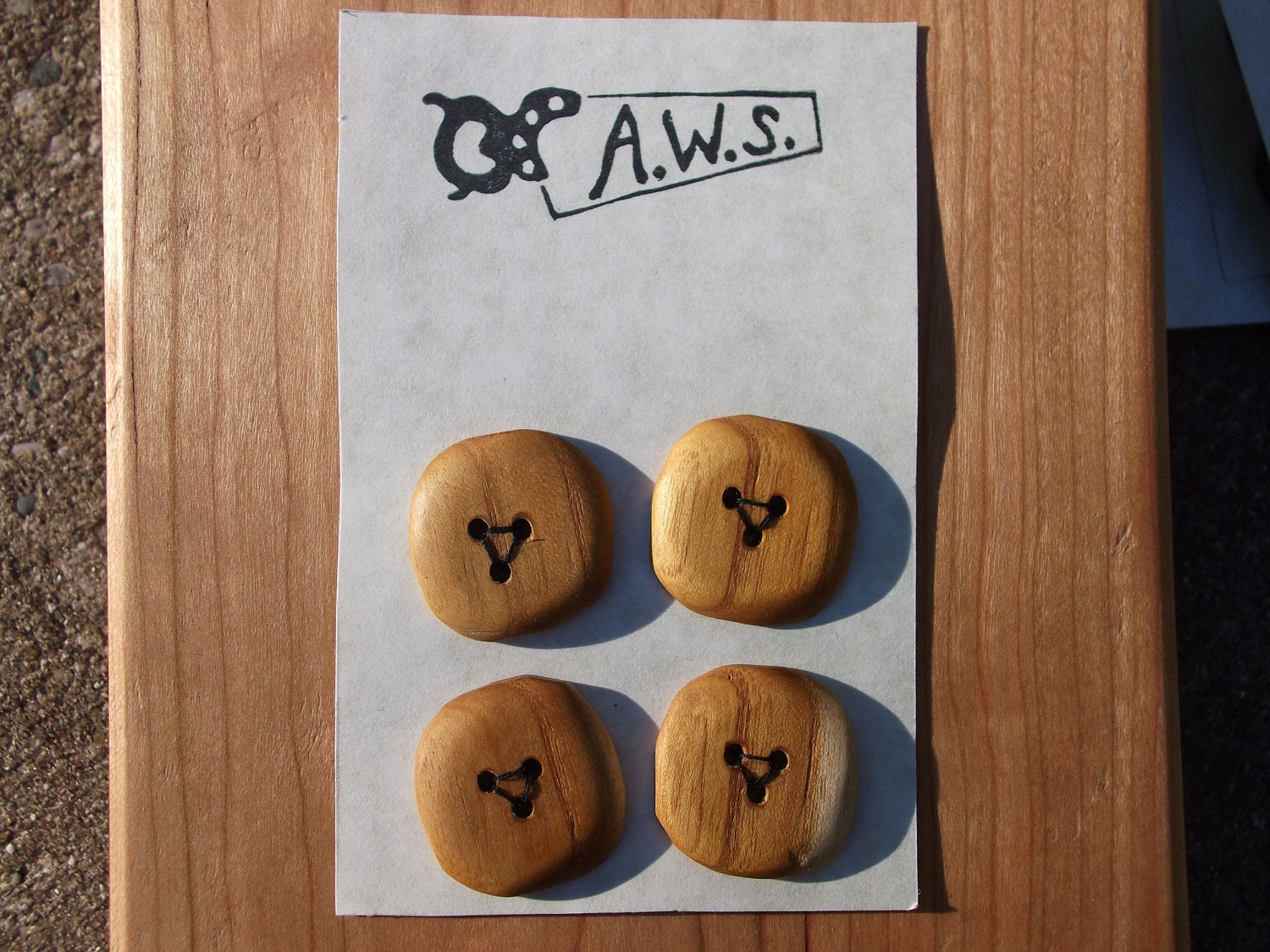 Four Wood Buttons (Mulberry, 1 Inch)