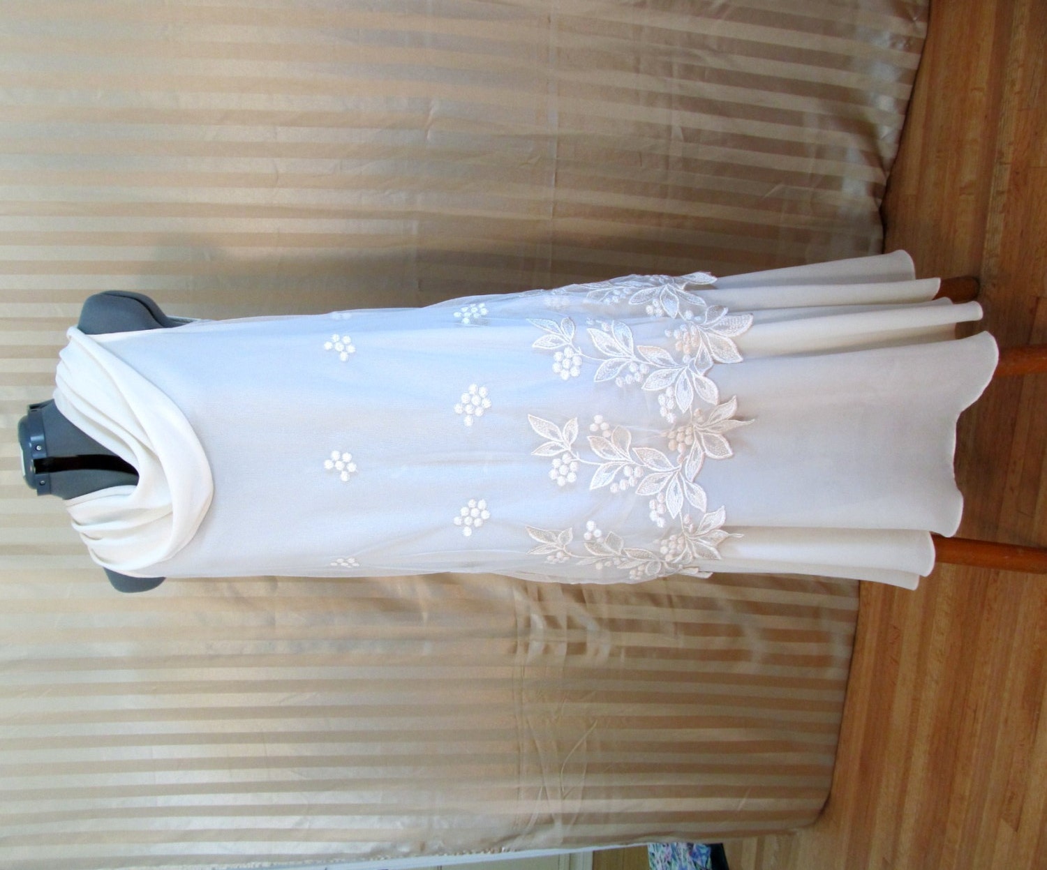 Vintage 80s / 20s Ivory Draped Embroidered Lace Flapper XL Wedding Gown Dress size 13 / 14