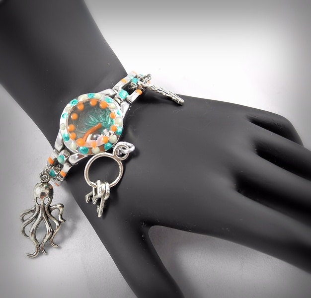 Sea Treasures Bracelet - Upcycled Watch Casing - OOAK - Unique Jewelry for a Unique You