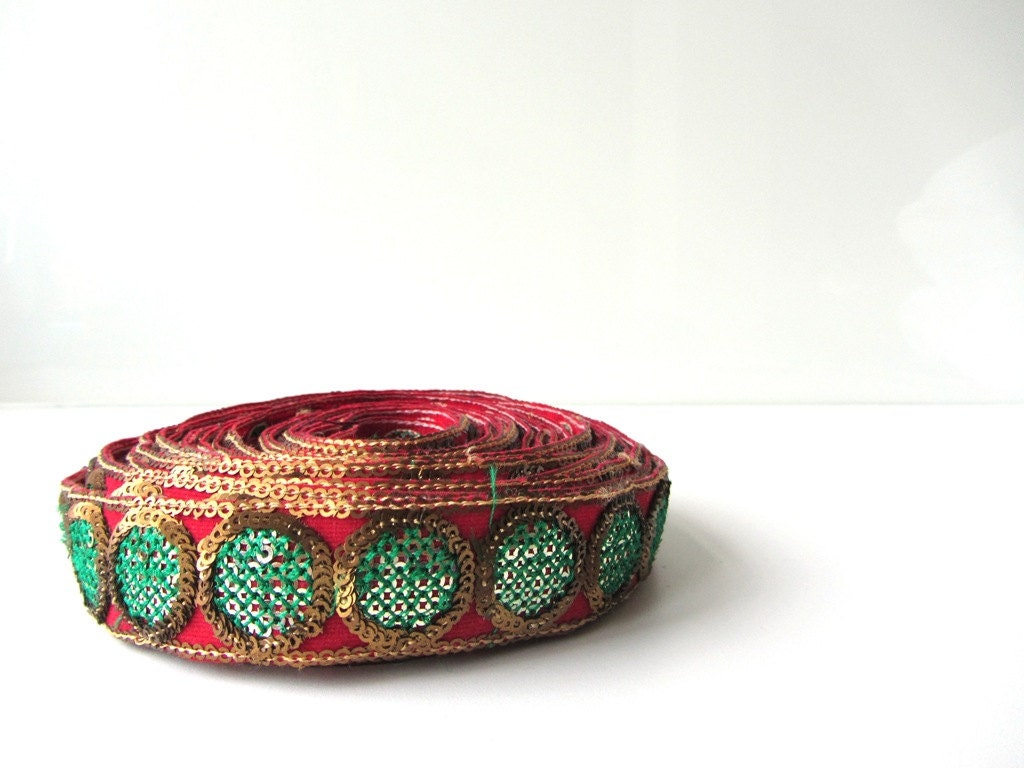 Christmas sequence ribbon trim red green nr 22