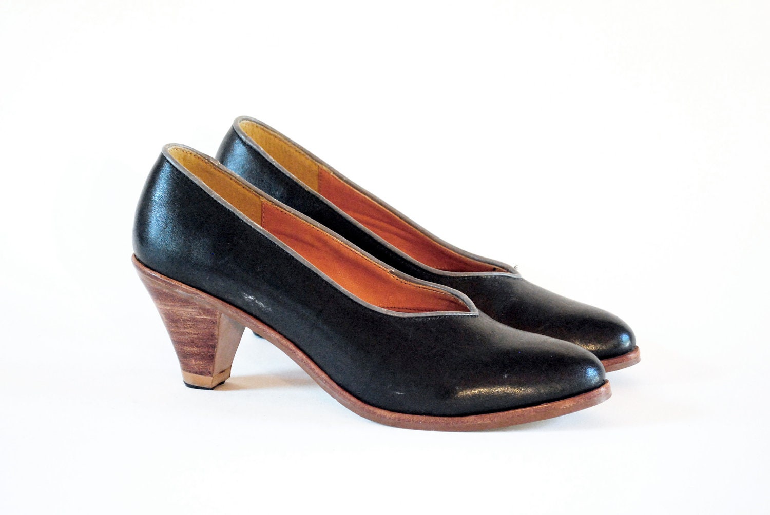 LATINAS Charcoal Grey Leather Architectural Chunk Heel Pumps W Stone Grey Piping 7, 7.5. Made In Brazil.