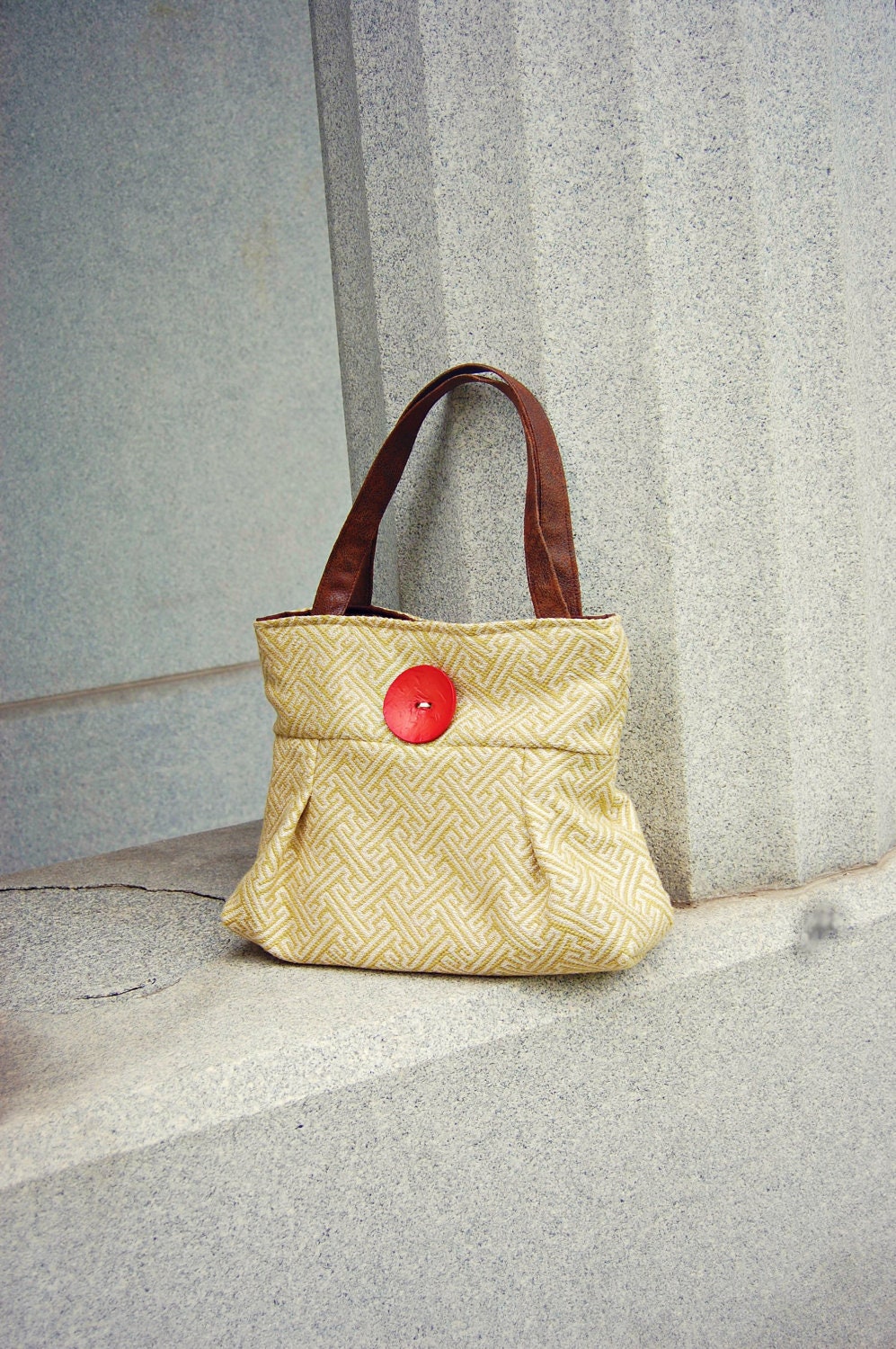 Classy Purse . Handbag : Olivia