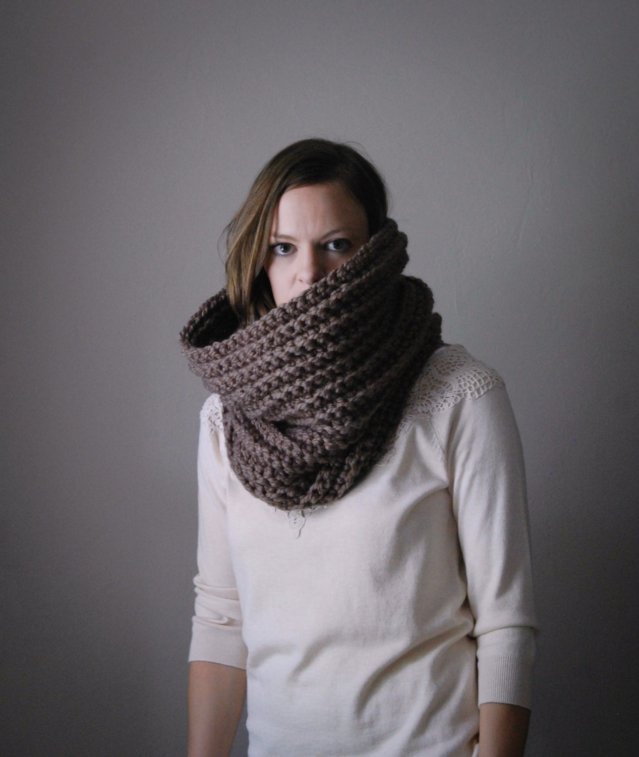 chunky textured cowl scarf thermal / THE NOORVIK / taupe
