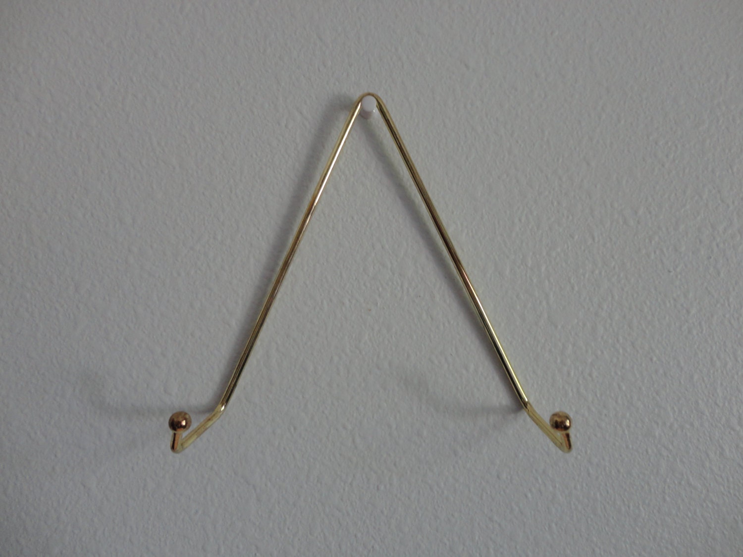 VINTAGE gold tone metal TRIANGLE HANGERS (perfect for trays - plates - pictures)