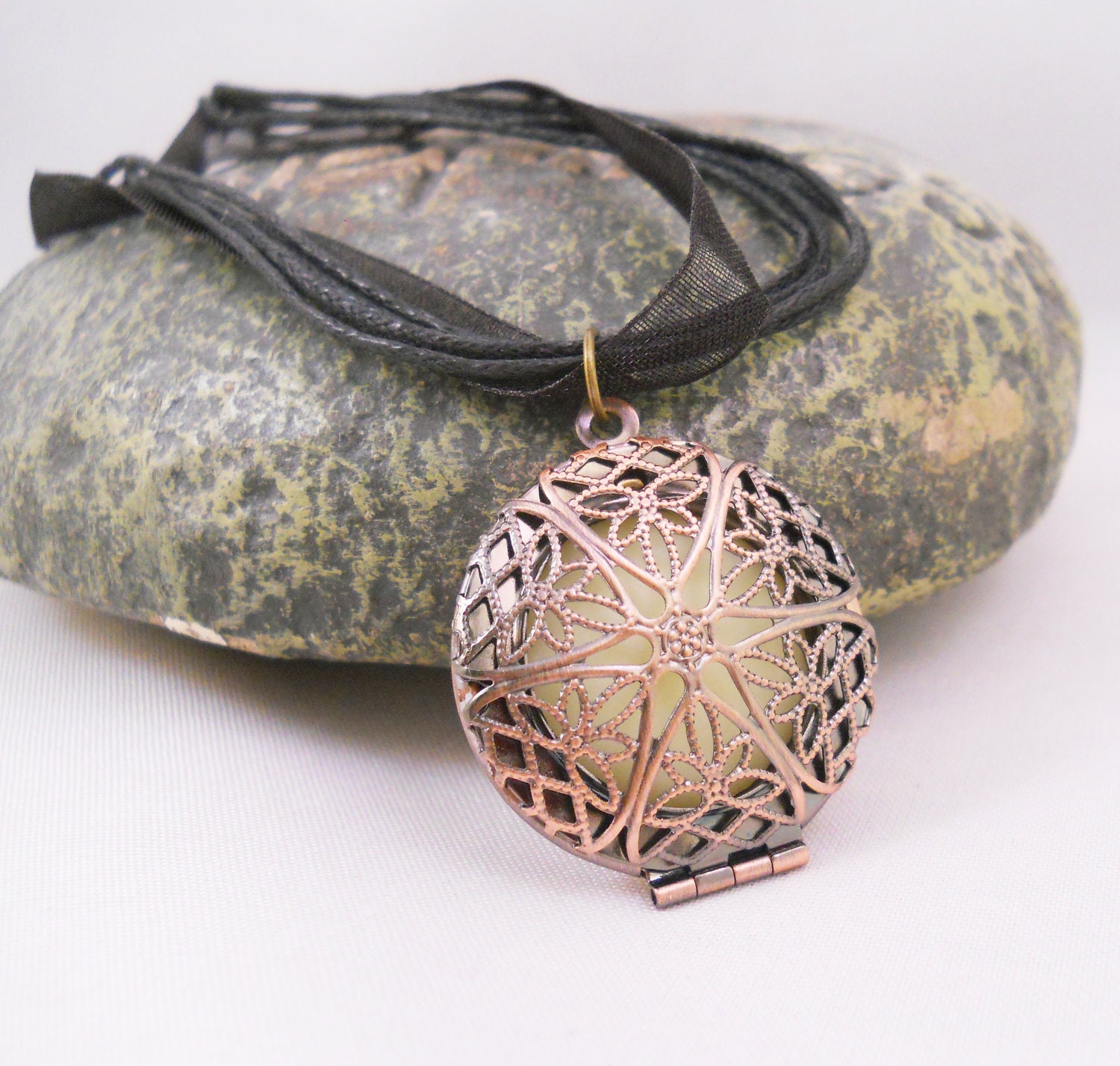 Vanilla Sandalwood Perfume Filigree Copper Locket