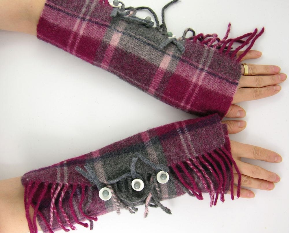 fingerless gloves arm warmers fingerless mittens women arm cuffs eco friendly purple grey plaid recycled wool fringes tagt curationnation - piabarile