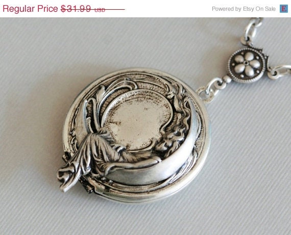 ON SALE Moon Goddess Locket,Locket,Necklace,Silver Locket,Silver Moonbeam Locket  Necklace,Antique Locket. ,Wedding,Bridal Jewelry,Bridesma