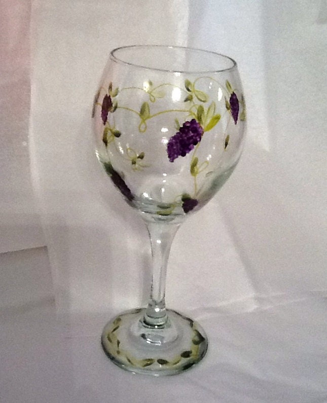 Handpainted Grapevine Wine Glass