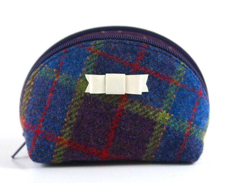 Blue Wool Coin Purse. Small Round Tartan Wallet with Zip and white leatherette bow. Zipper Change Purse. Plaid Green Red Purple