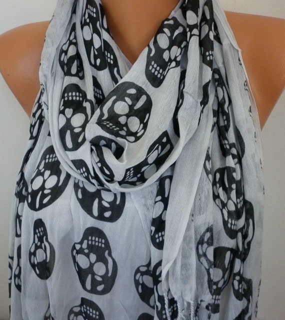 Light Gray  Scarf  - Fabric Large Skulls  - fatwoman