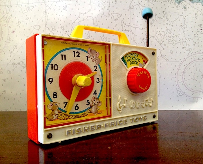 Vintage 1971 Fisher Price Wind-up Toy Clock-Radio Plays Hickory Dickory Dock