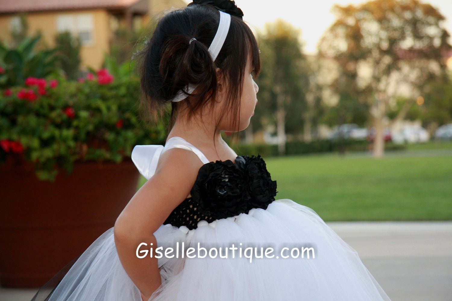 Flower girl dress White tutu dress with black train.baby tutu dress, toddler tutu dress, wedding, birthday, Newborn, 2t,3t,4t,5t