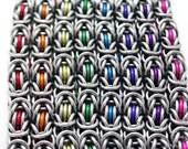Chainmaille Necklace: Bright Aluminum and Anodized Aluminum in Byzantine