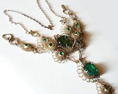 Art Deco Bib Necklace Earring Set Green Rhinestone Lucite Flower Twisted Metal Teardrop VG