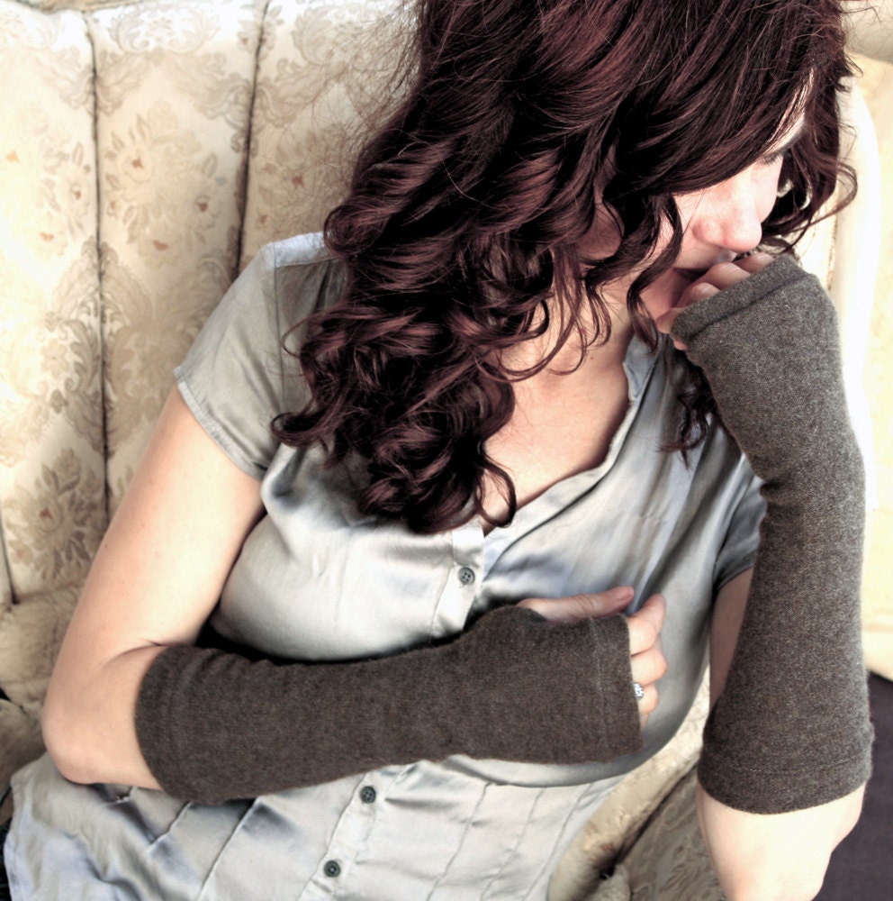 Womans Grey Green Cashmere Fingerless Gloves. Cashmere Fingerless Mittens, Womans Accessories, Wrist Warmers Cashmere armwarmers. Gift