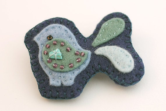Brooch 'little birdie of paradise'