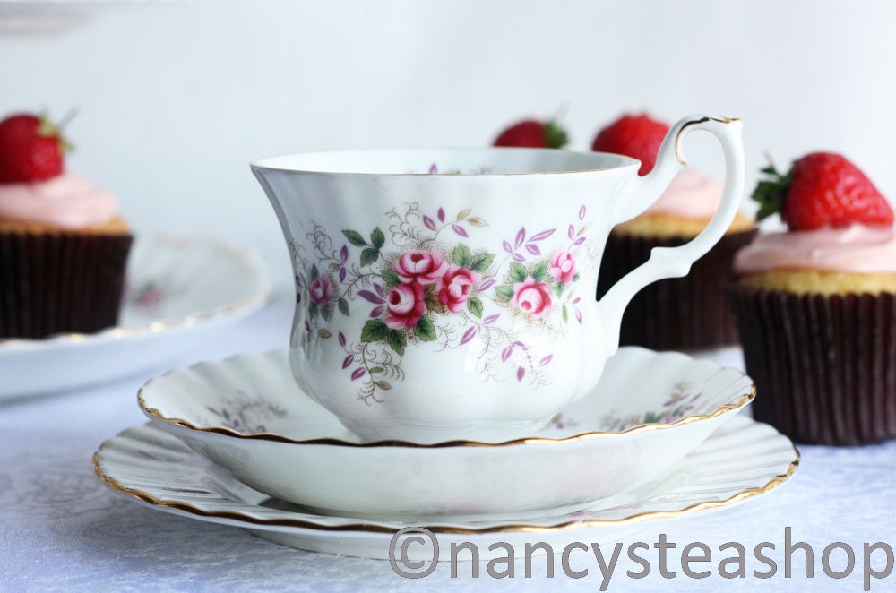 Royal Albert tea set: " Lavender Rose " tea cup, saucer and plate, a great addition to a English tea set collection
