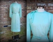 Vintage Dress / Mint Green Belted Shift Dress / 1970s / Medium
