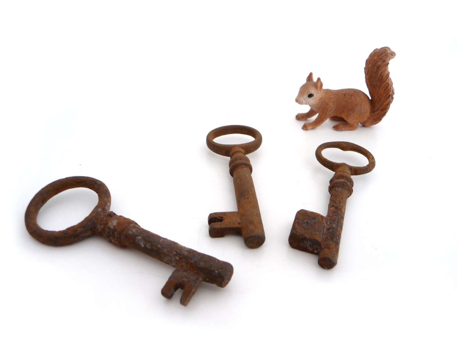 Skeleton Key, Set of 3 Vintage Keys, Skeleton, Steampunk, Supplies, Old Keys - madlyvintage