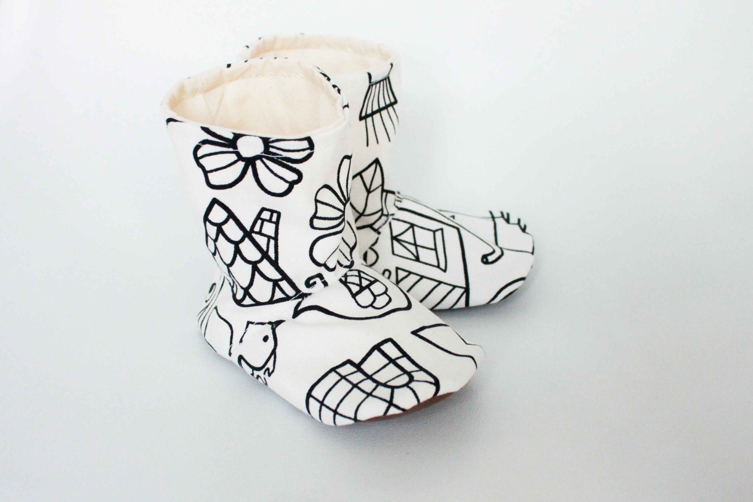 Baby booties - Spring Collection - Spring Collection - City White - black&white - faux leather sole