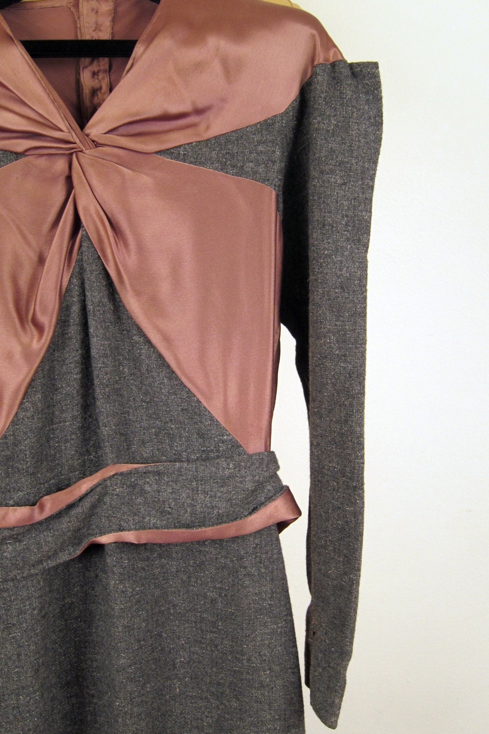 RESERVED FOR MAYOW Vintage 1930s Dress and Jacket Ensemble in Grey Wool, Copper Silk, Fur,  Fashion Originators Guild