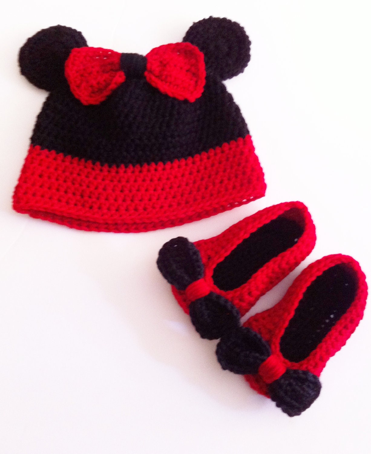 Minnie Mouse Set, Crochet Hat and Shoes, Red Minnie Mouse Hat Set, Made to Order