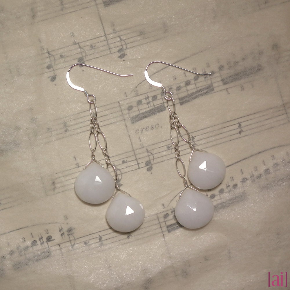 Odina - White agate earrings