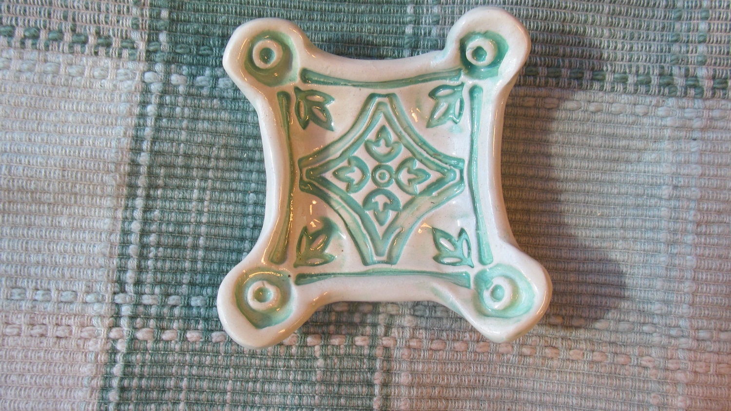 small ceramic dish or ring holder by the muddymuse