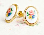 Vintage Rose Cameo Oval Posts