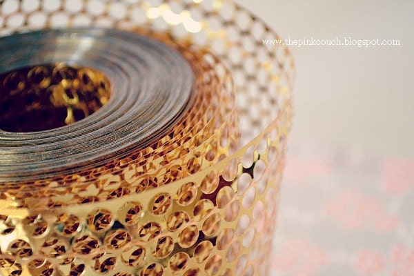 Gold, vintage punchinella
