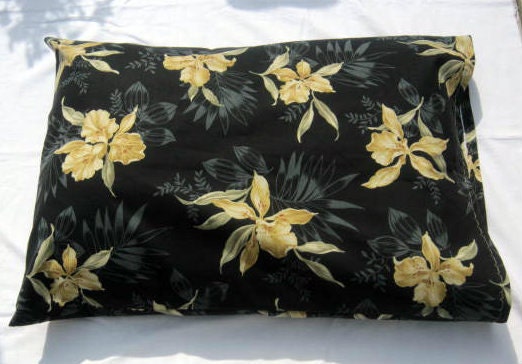 Pillow cases, set of 2, Black with gold colored Flowers