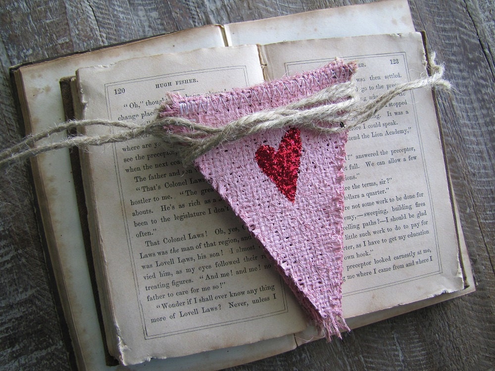 MINI Painted White Red Glittere Hearts Burlap Banner