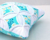Pincushion Aqua Daisy Miniature Cathedral Window Pillow - 5 Inches Square
