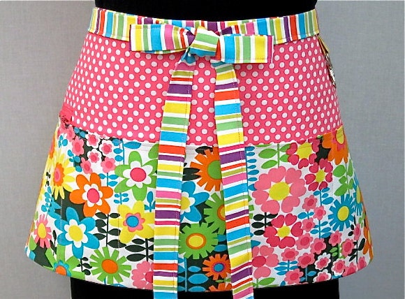 Pop Garden Zipper/Key Clasp Vendor Apron