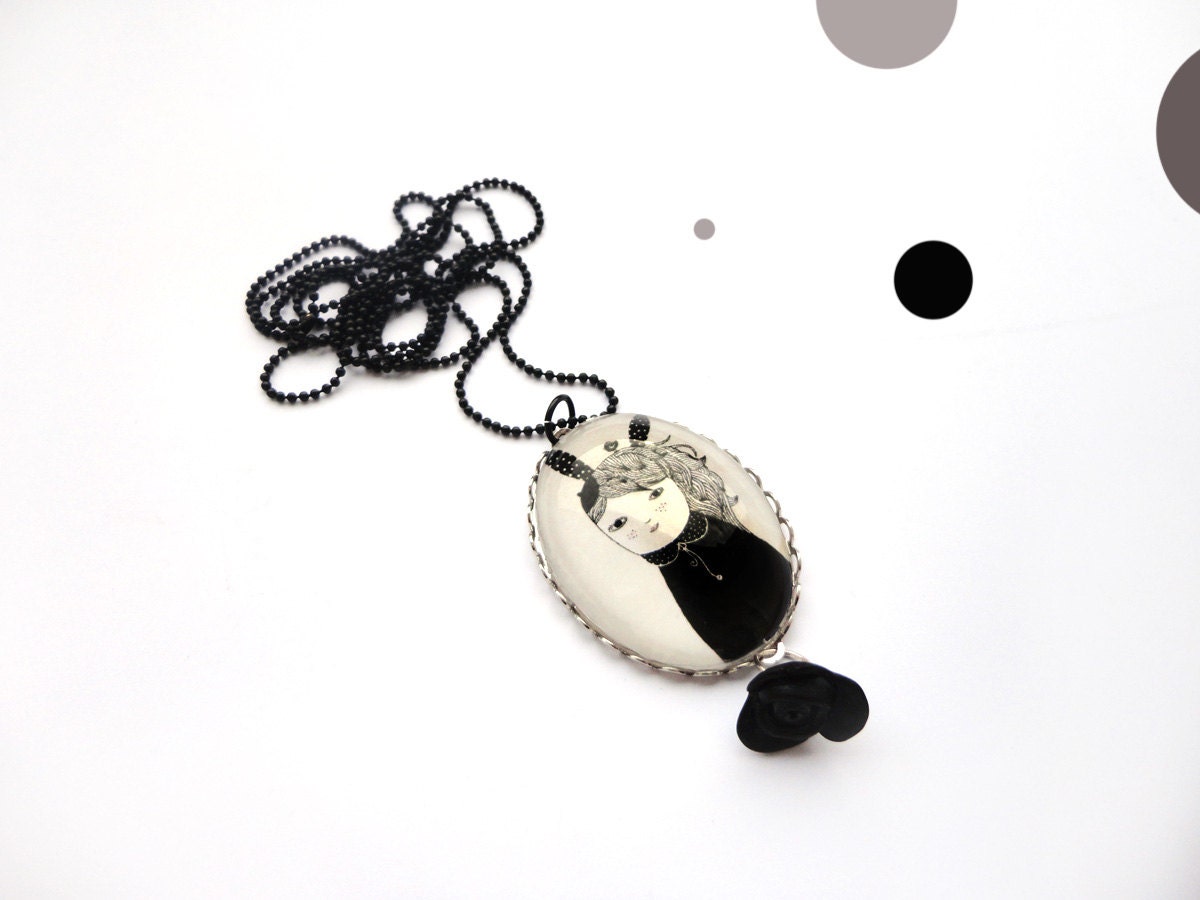 Silver tone Necklace Mona 30x40 cm. Girl necklace. Black rose.
