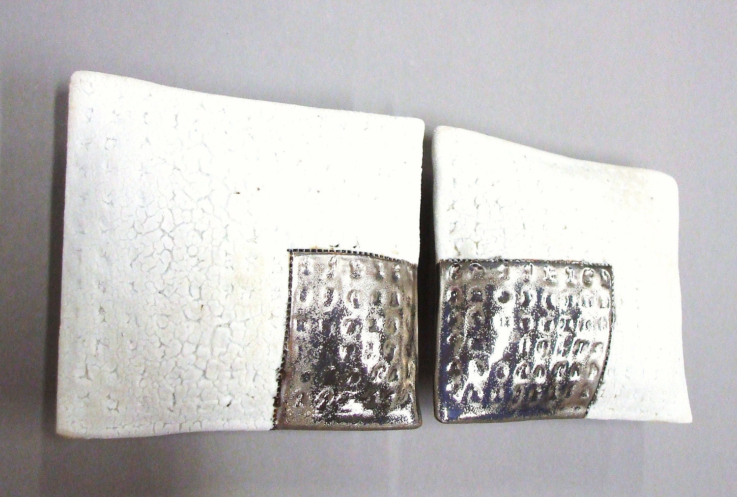 abc silver and white - porcelain wall pillow set