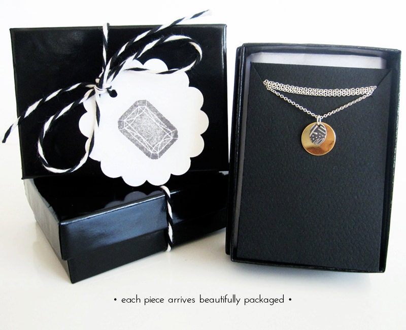 Delicate Gold Clover Necklace / Four Leaf Clover Necklace / Quatrefoil Necklace / Simple Gold Necklace