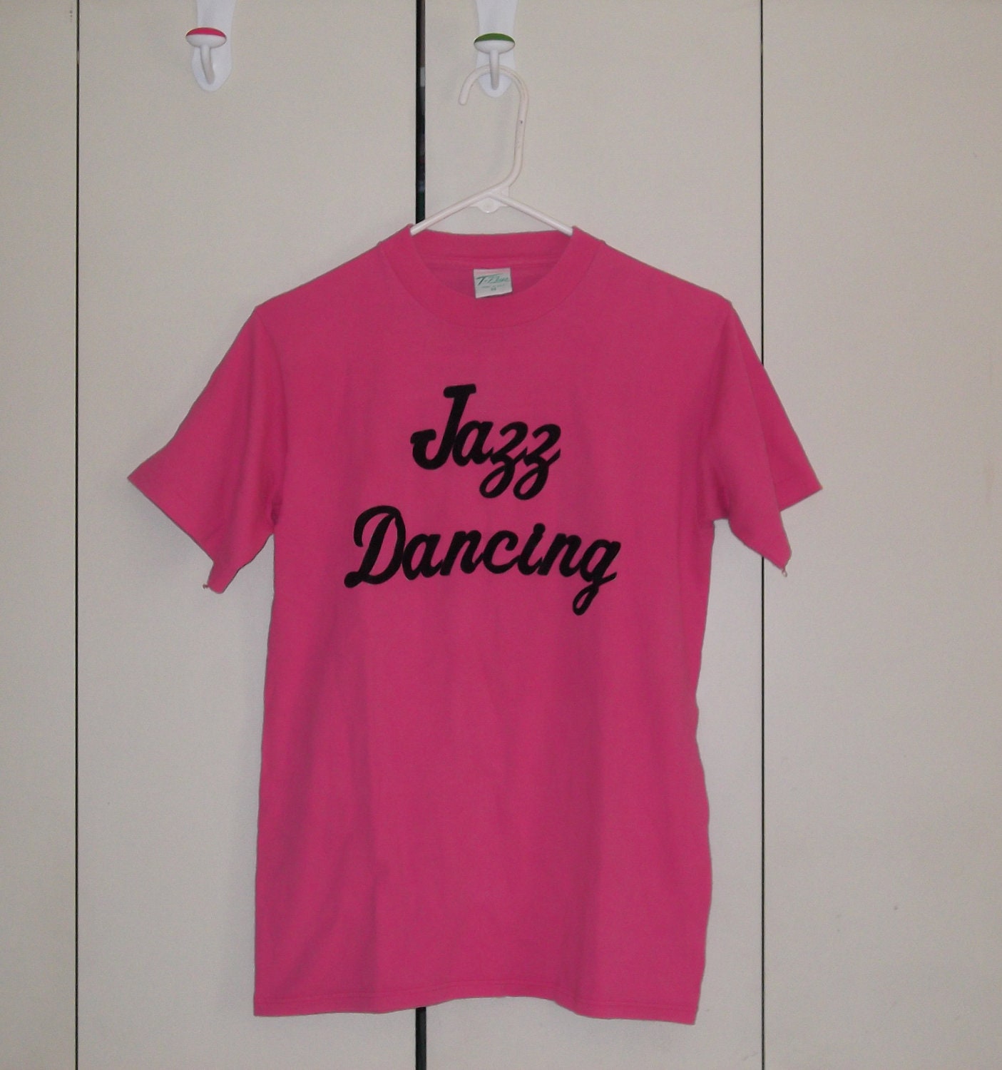 Vintage 1990s jazz dancing t-shirt pink medium made in USA