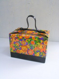 Vintage Retro Bright and Cheerful Toilettries or Art Supplies Zippered Box Case
