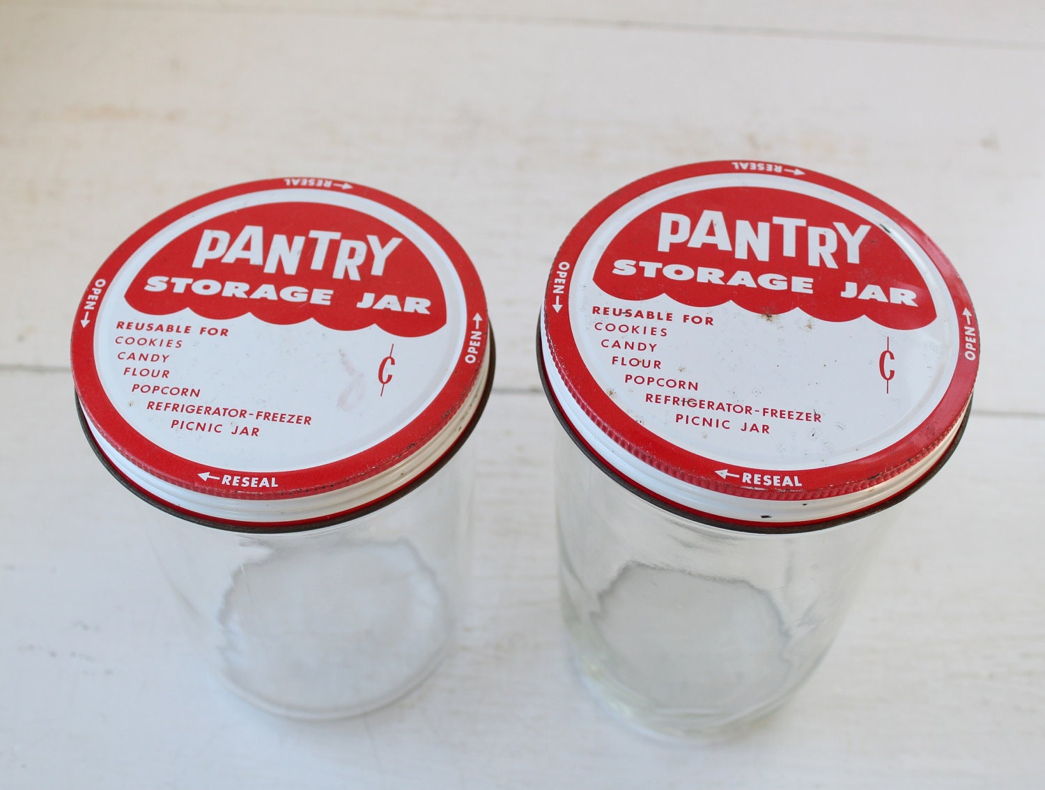 vintage 1940s storage jars / Brockway Glass, Anchor Hocking / Set of 2 / Red, white lids / Mid century cottage / the PENNY BEAN jars