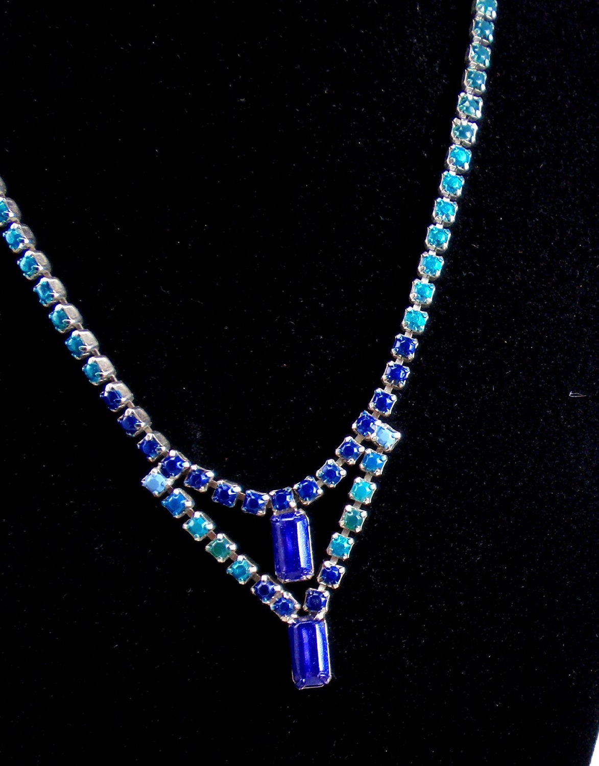 Vintage Refurbished Rhinestones Choker Necklace Blue Ombre