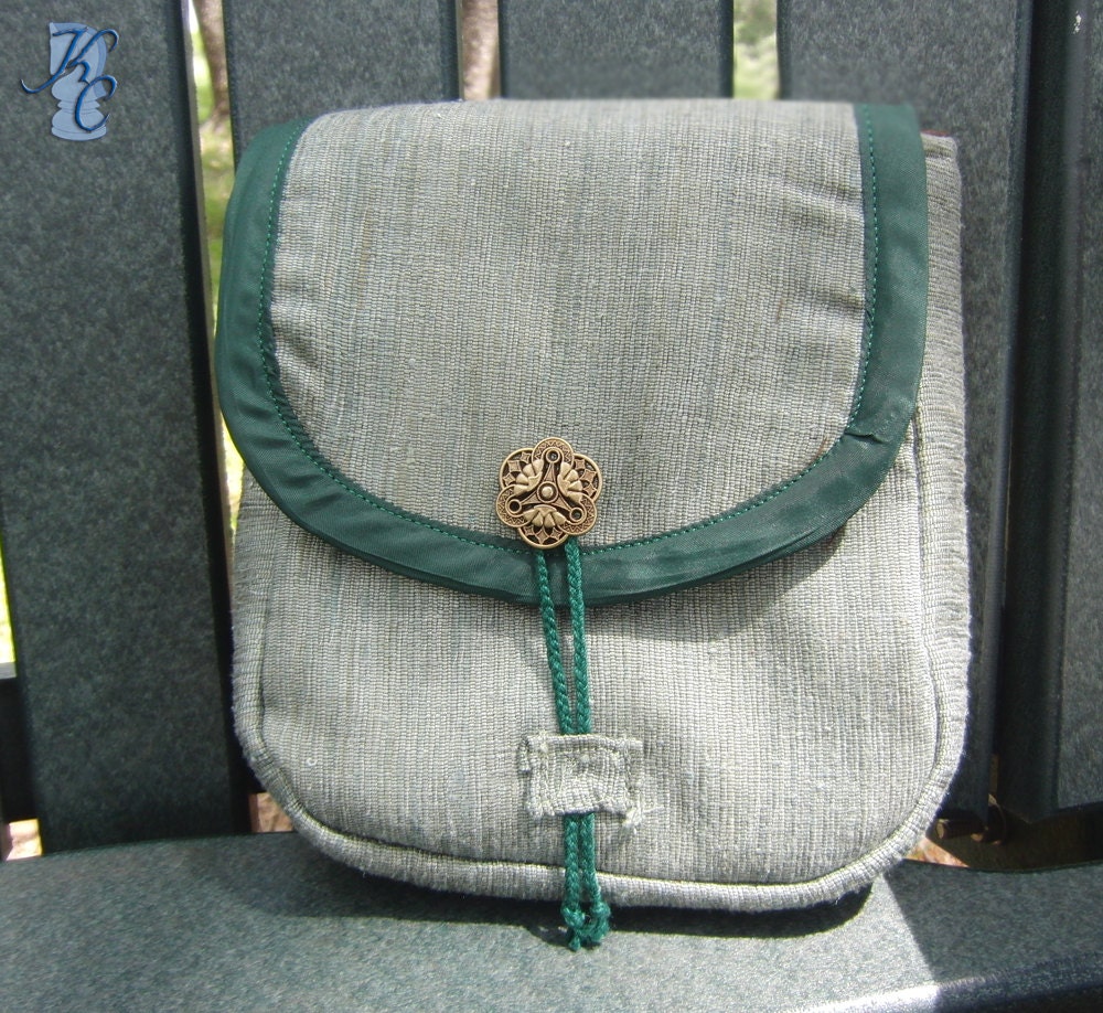 Green Renaissance Basic Pouch