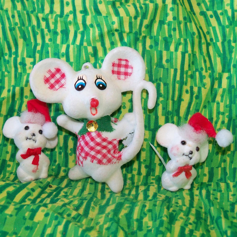 SALE 3 Vintage Flocked Christmas Mice