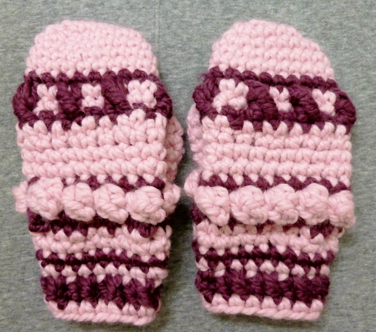 Soft Chunky  Textured Wool Blend Warm Winter Mittens in Pink and  Plum Purple - Hand Crocheted