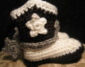 Hand Crocheted Baby Cowboy or Cowgirl Boots with Spurs Black n White