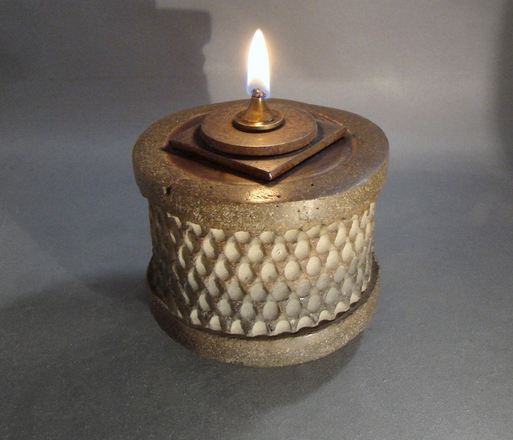 CHOWA BIN - An Oil Lamp of Concrete and Steel