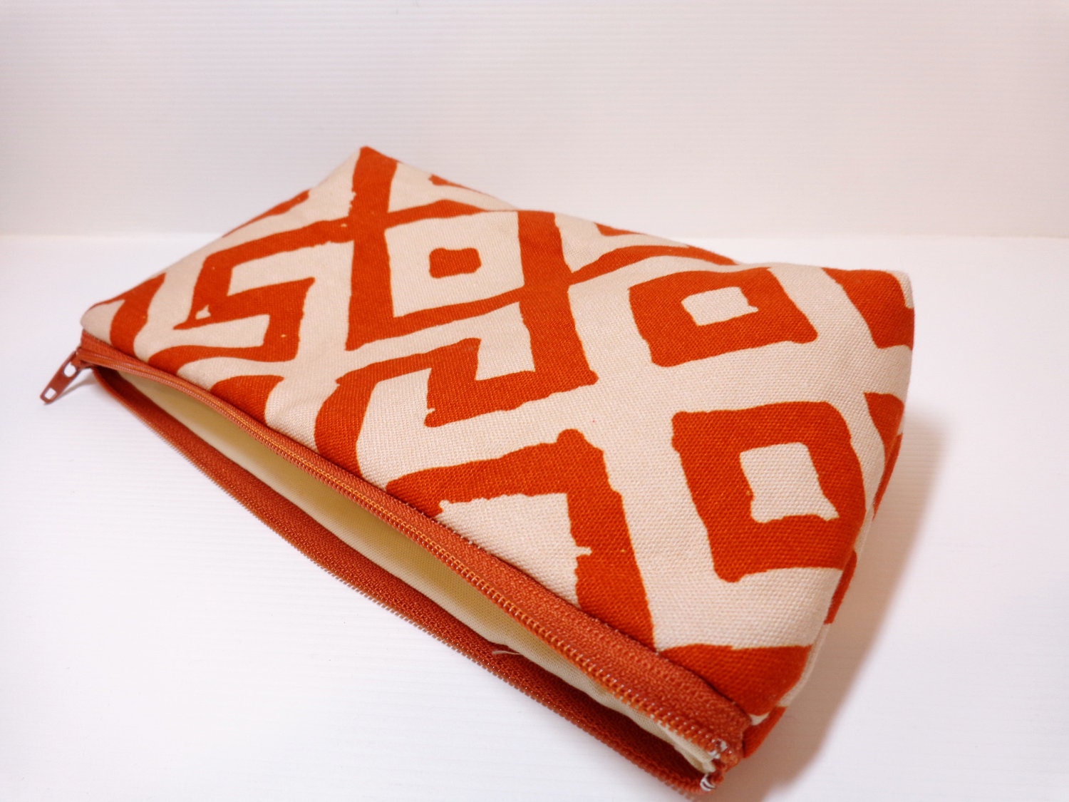 Medium Zipper Pouch Cosmetic Bag Clutch Toiletry Bag Diamond Geometric Pattern in Rust
