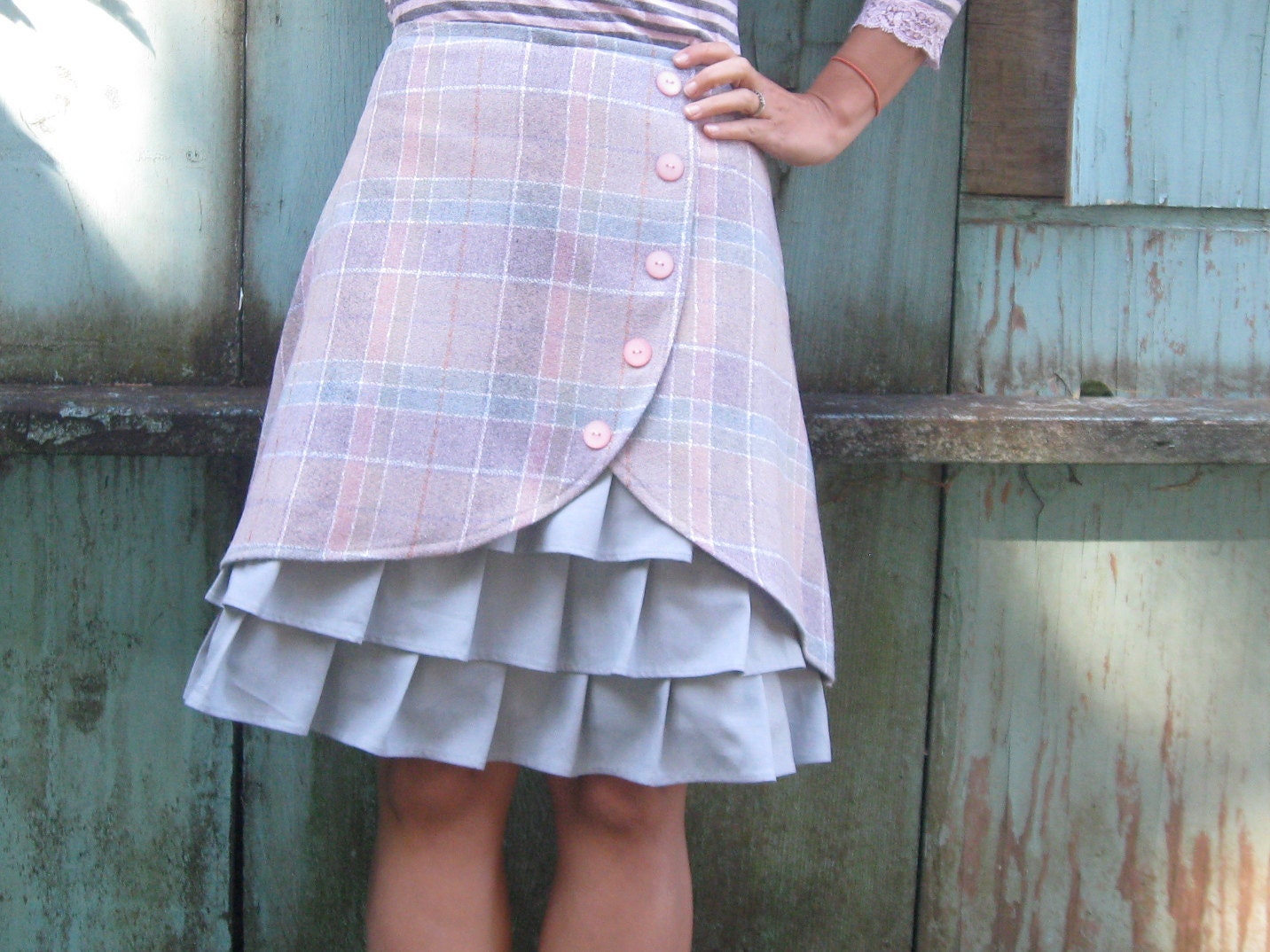 Pale Fire ruffle front skirt Sz 6