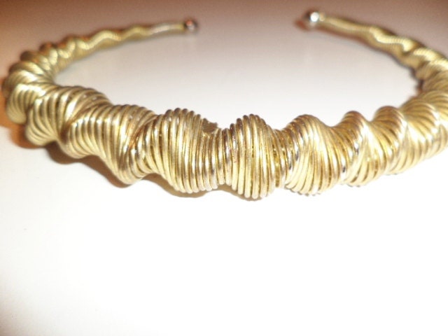 vintage gold toned braided wire art deco like chocker necklace